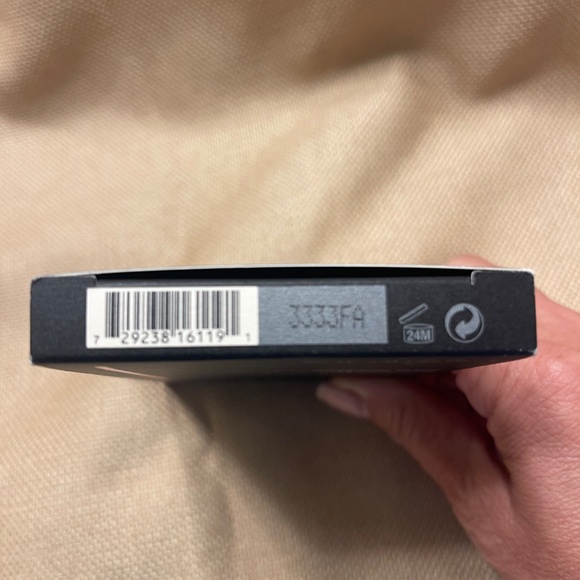 SHISEIDO Synchro Skin Self Refreshing Custom Finish Powder Foundation 250 SAND - Picture 5 of 6